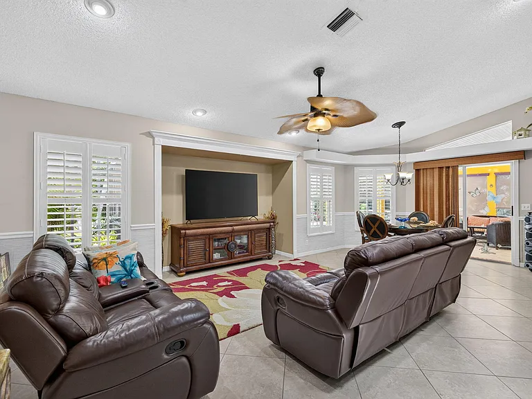 3077 SE Galt Cir — Photo 14