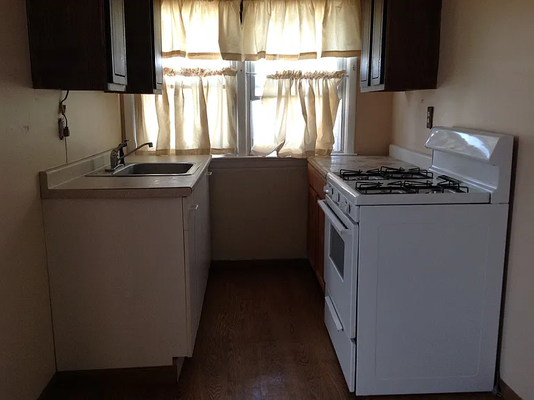 424 Thayer Ave #2F — Photo 3