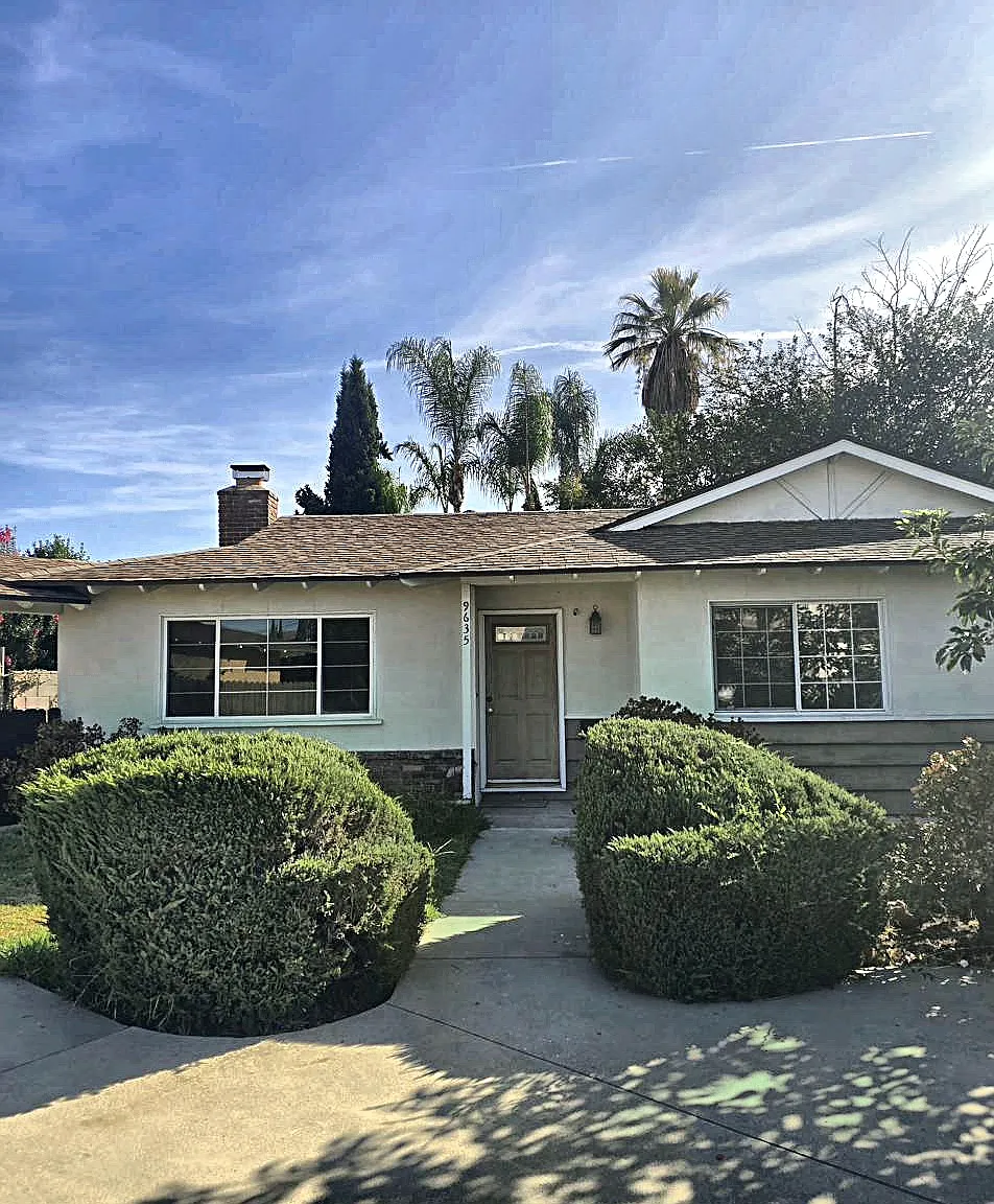 3 bed, 1308 sqft, $3,700 — Photo 1