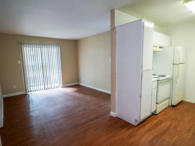 La Esencia Apartments — Photo 11