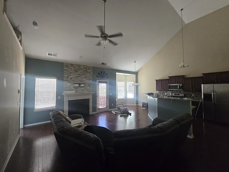 173 Blackpool Dr — Photo 3