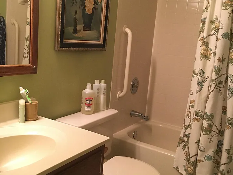 Bath upper