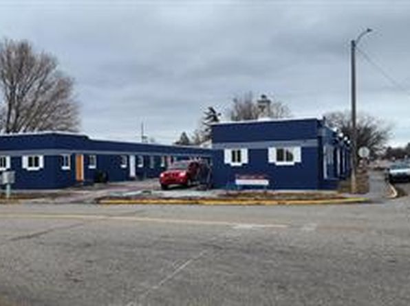 20 NE Main St #1