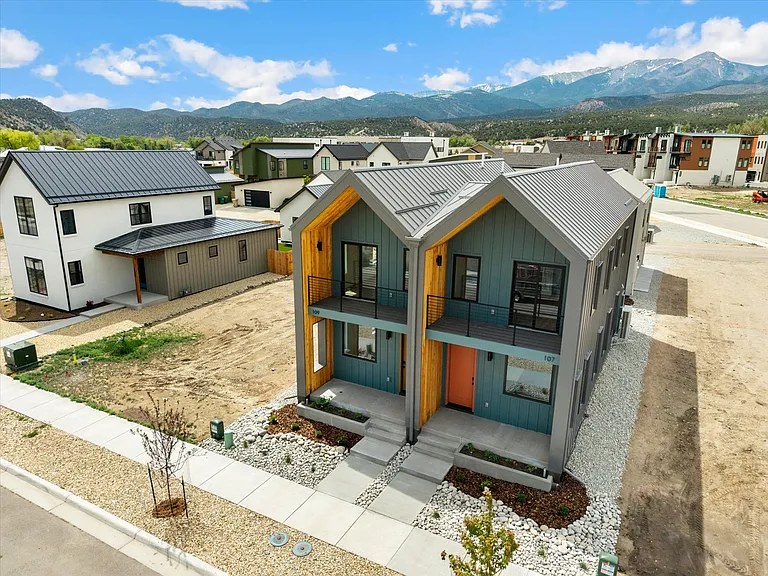 107 Confluence Rd #1 — Photo 2