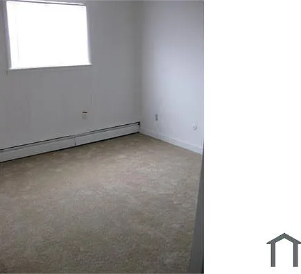 57 Harvey Pl — Photo 1