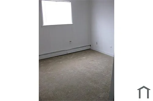 57 Harvey Pl Photo 1