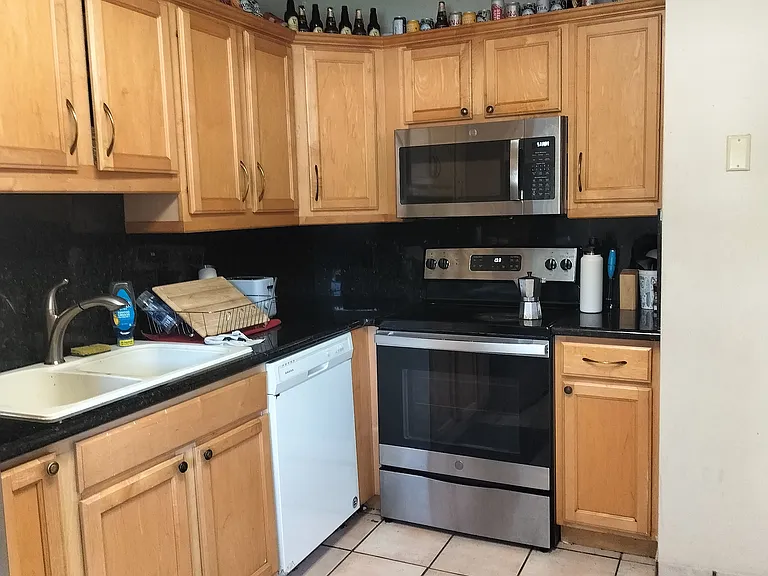 940 Benevento Ave — Photo 7