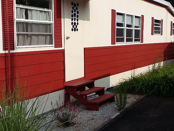 side with bottle window