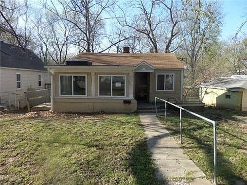2nd image of 3617 Freeman Ave