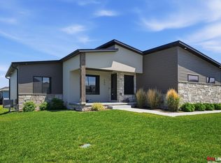 740 W Panorama Rd, Lincoln, NE 68523