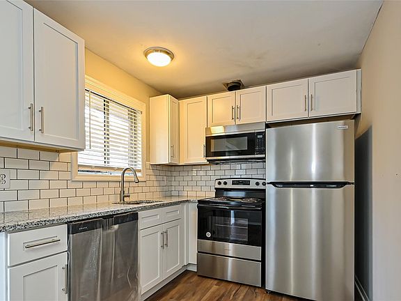 4th image of 615 Camrose Dr