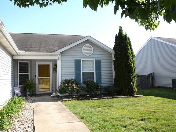 3rd image of 5643 N Bluegrass Cir