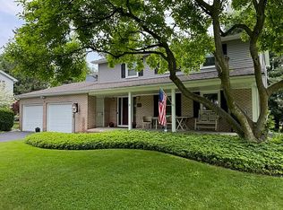 6 Highledge Dr, Penfield, NY 14526