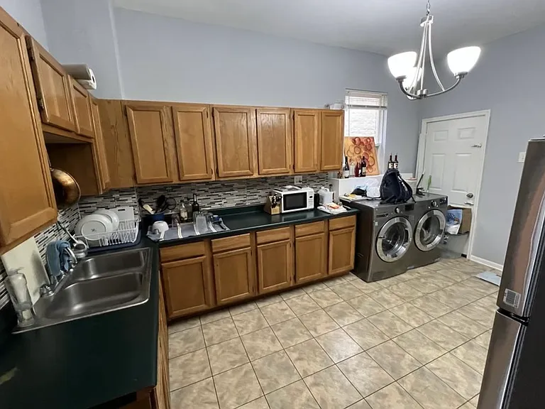 1955 W Chicago Ave #2F — Photo 4
