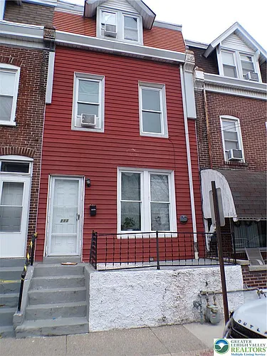 111 Ridge Ave Photo 1