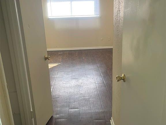4th image of 428 Hollyvale Dr