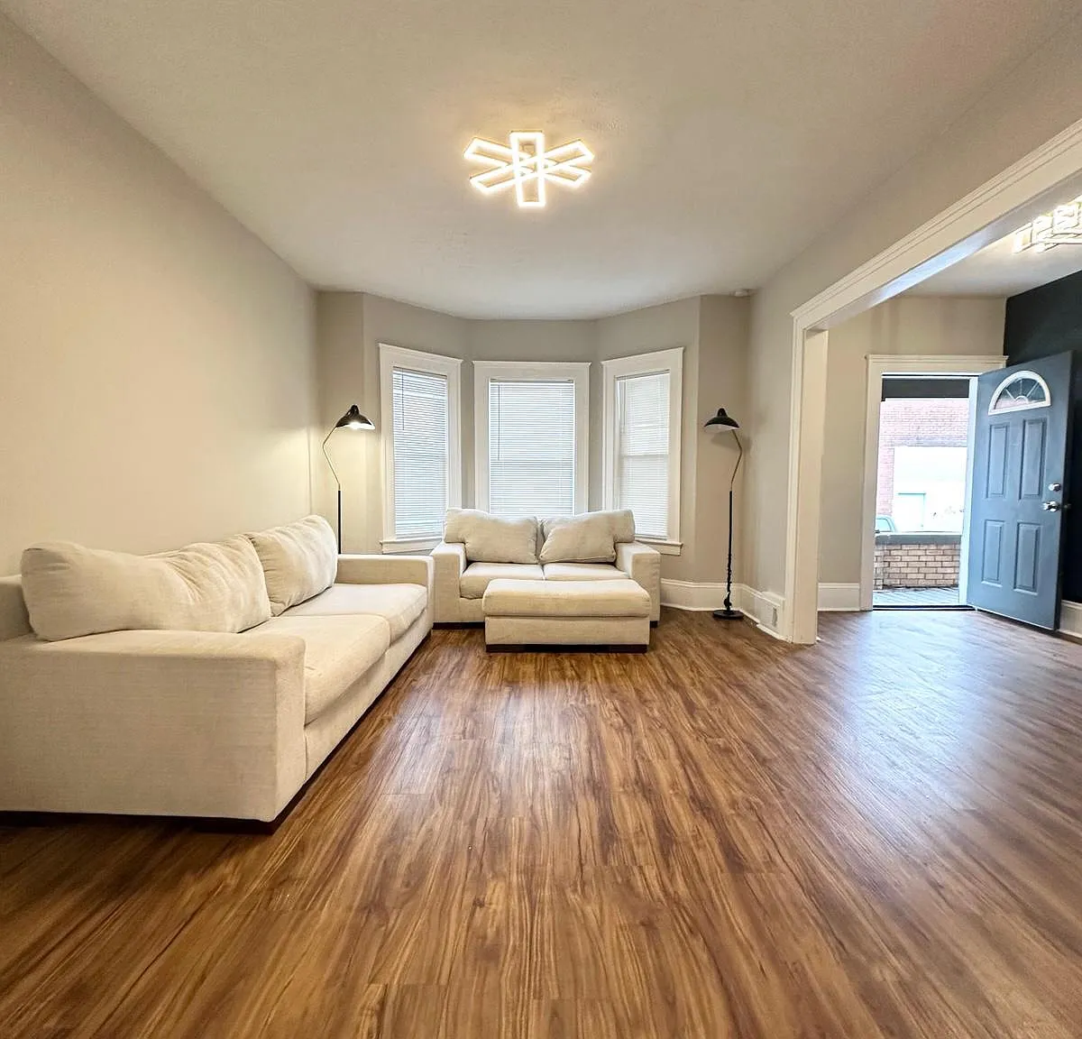 3 bed, 1600 sqft, $1,895 — Photo 3