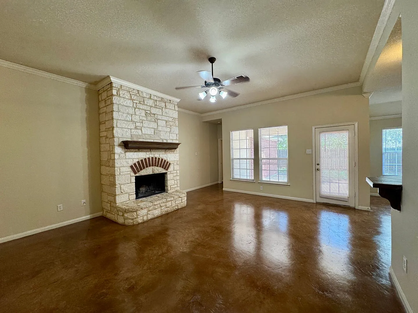 Duplex — Photo 3