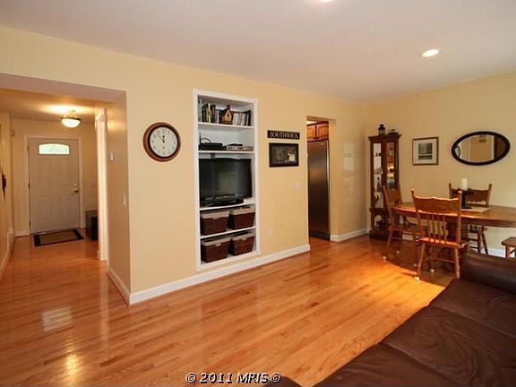 4th image of 10206 Sassafras Woods Ct