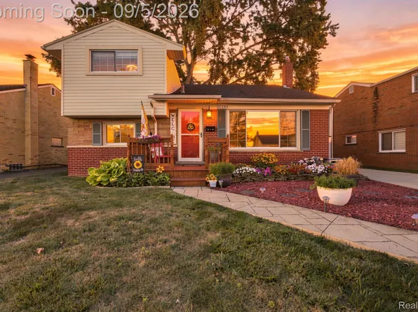 31261 Mackenzie Dr, Westland, MI 48185
