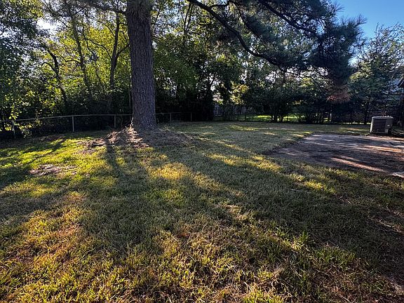 2nd image of 107 Ashford Ct