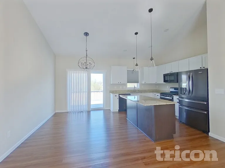 1341 Meadow Ln — Photo 4