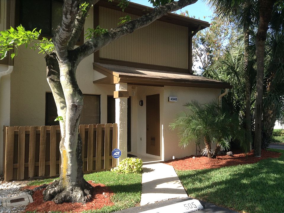 1st image of 4940 NW 82nd Ave #505