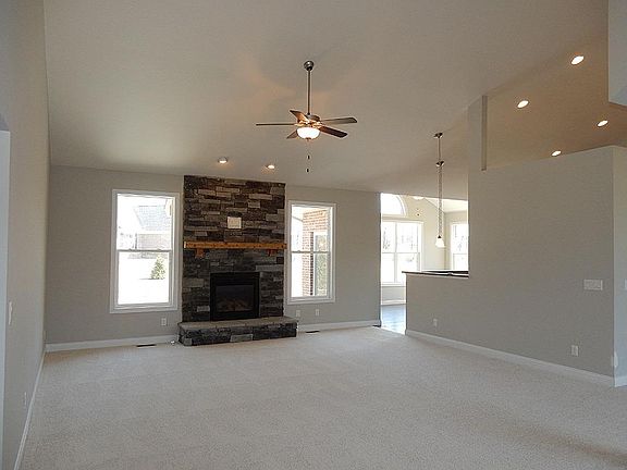 2nd image of 977 Sedgefield Ct