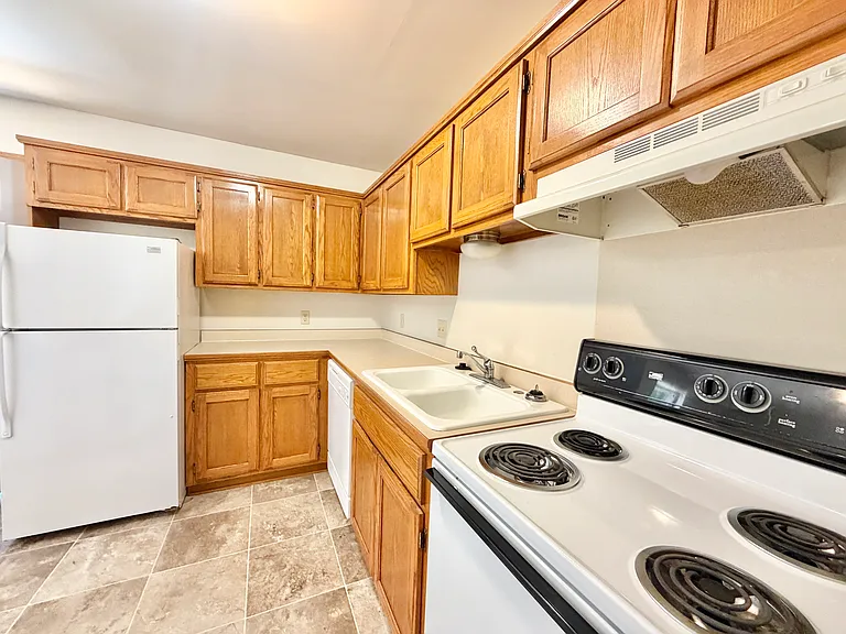 385 S Teehee Dr #8 — Photo 7