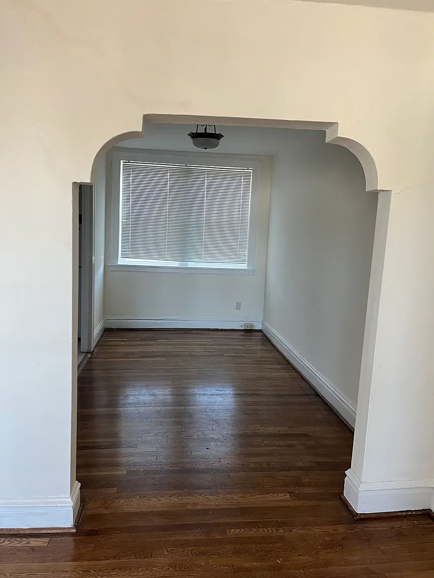 1340 Yale Ave APT 2S photo 1