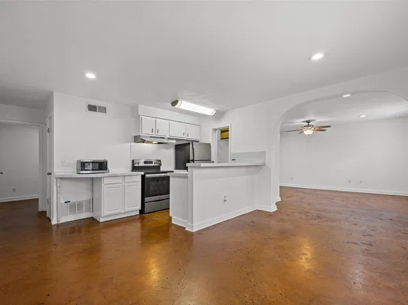 2302 E Side Dr APT 11, Austin, TX 78704