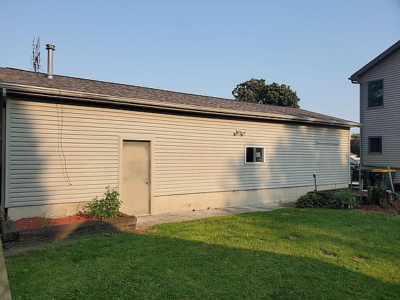 4th image of 125 W Railroad Ave