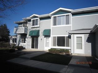 1114 Sunnyslope Dr, Racine, WI 53406