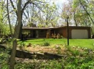 175 Stonegate Rd, Trout Valley, IL 60013