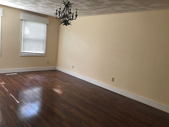 5th image of 4297 Indian Glen Dr