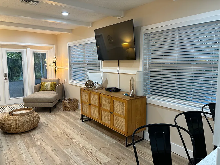 101 Palm Blvd — Photo 9