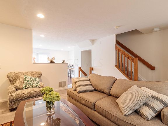 5th image of 358 Douglasfir Dr