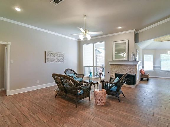 5th image of 7116 Royal Gate Dr