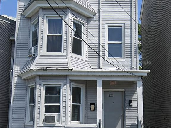 3rd image of 821-823 E 19th St #2