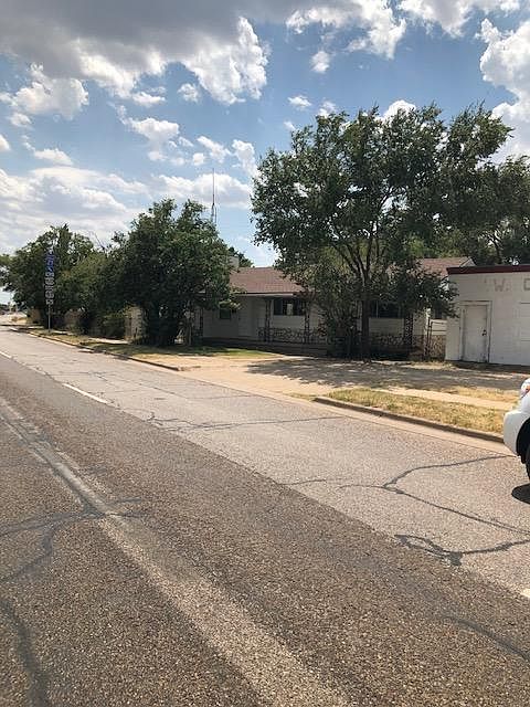 1st image of 2900 Canyon Dr