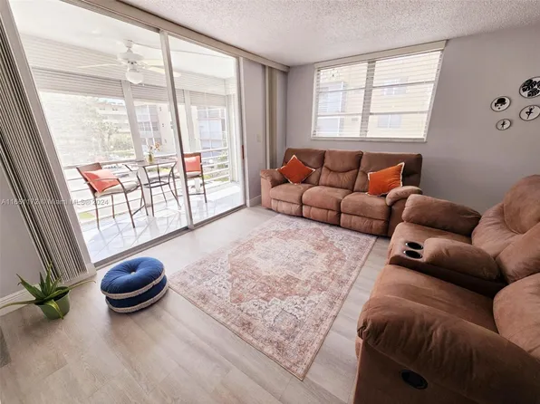 408 NW 68th Ave APT 314, Plantation, FL 33317
