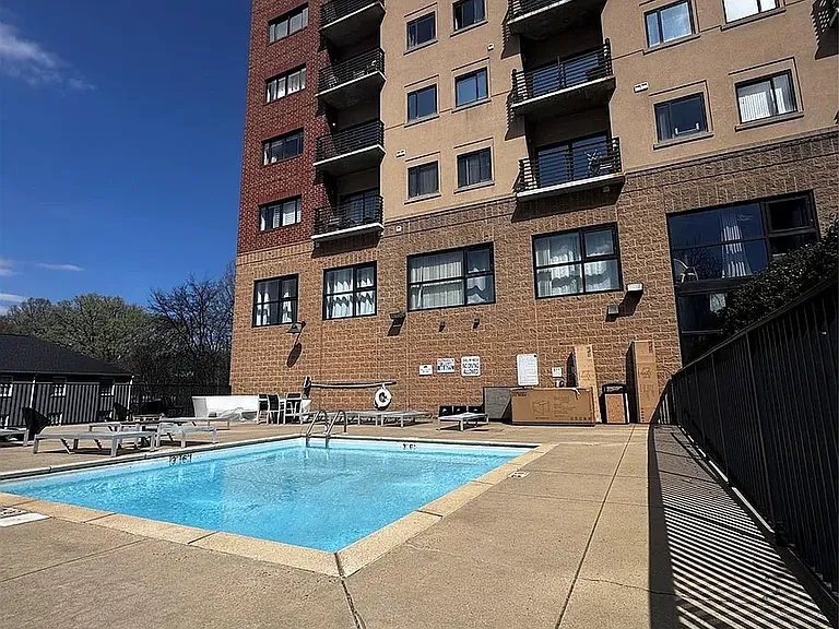 715 N Church St #408 — Photo 3