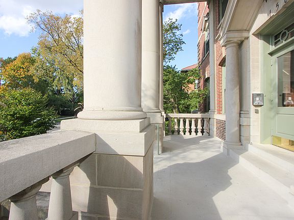 3rd image of 156 N Oak Park Ave APT 1F