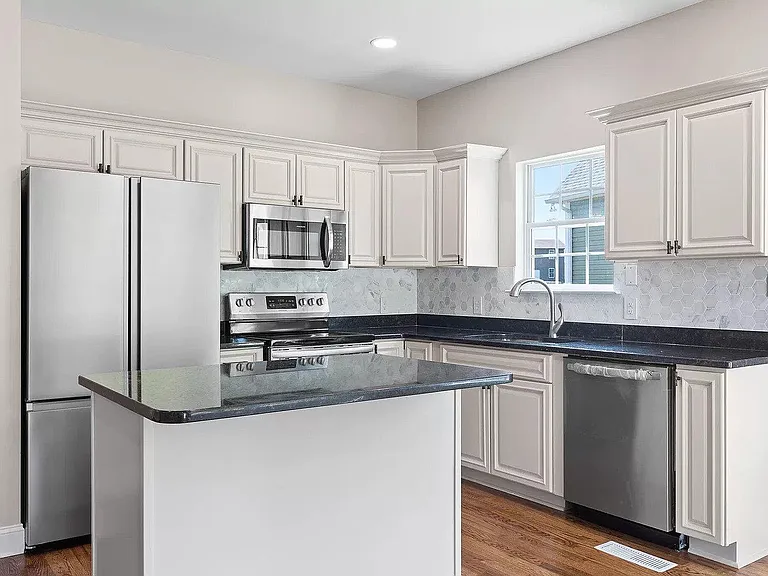 1833 Holly Oak Ln — Photo 8