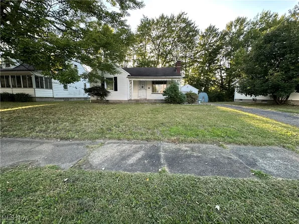 732 S Hazelwood Ave, Youngstown, OH 44509