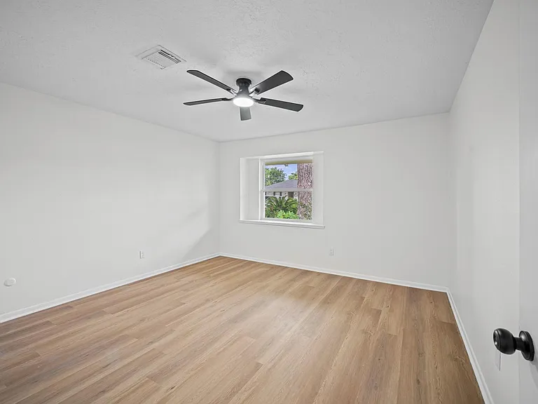 10935 Silkwood Dr — Photo 15