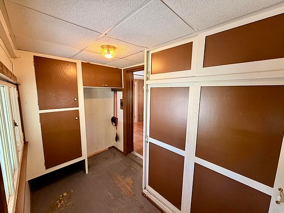 5th image of 315 W John St