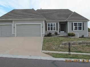 2002 SW Huntbrook Cir, Lees Summit, MO 64082