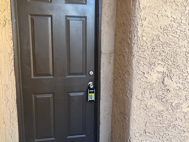 608 Watkins Dr #2 — Photo 6