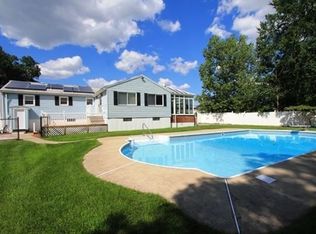 724 Varnum Ave, Lowell, MA 01854